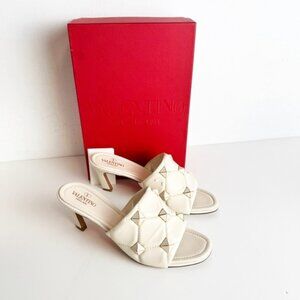 Valentino Garavani Roman Stud 65mm sandals in cream size 40